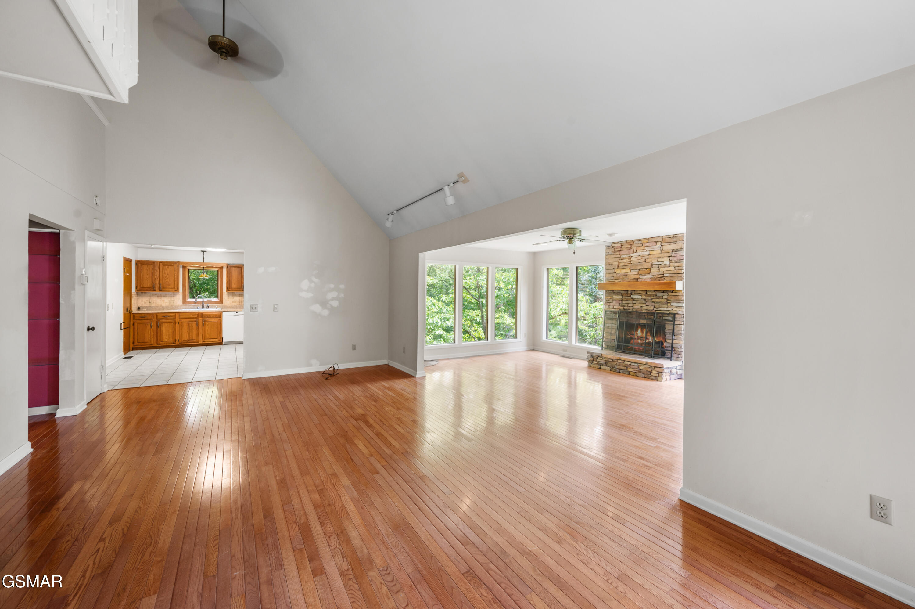 Pigeon Forge, Tennessee, 37863, United States, 3 Bedrooms Bedrooms, ,3 BathroomsBathrooms,Residential,For Sale,1978276