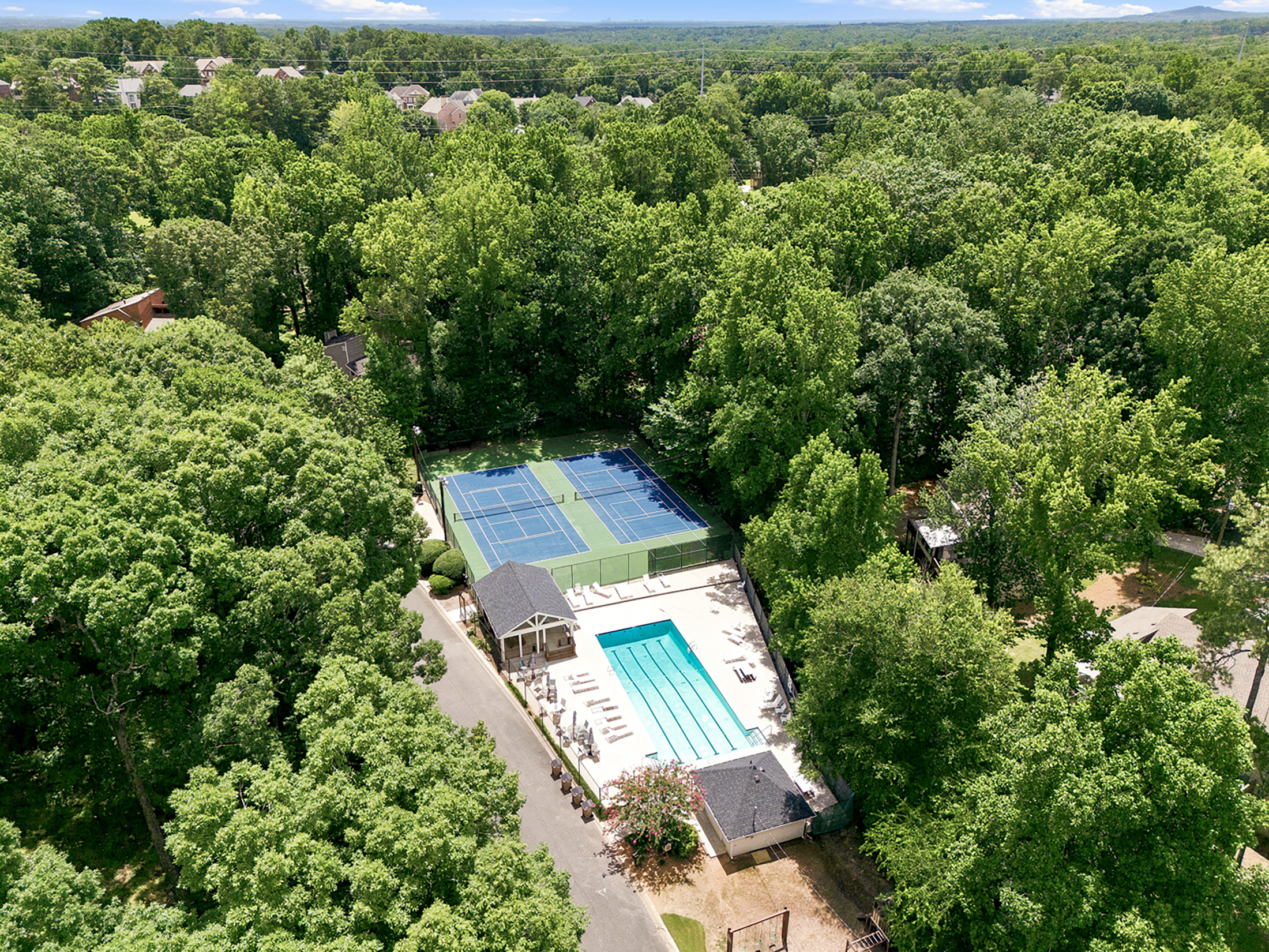  Lassiter HS Contemporary – Architectural Character Meets Thoughtful Renovation - 物件實景
