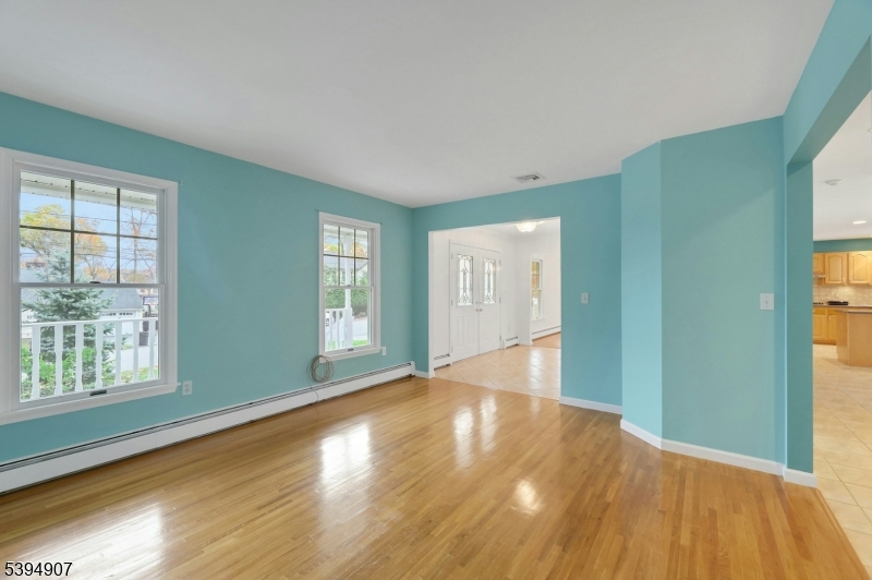 Wayne Twp., New Jersey, 07470, United States, 4 Bedrooms Bedrooms, ,4 BathroomsBathrooms,Residential,For Sale,1989007