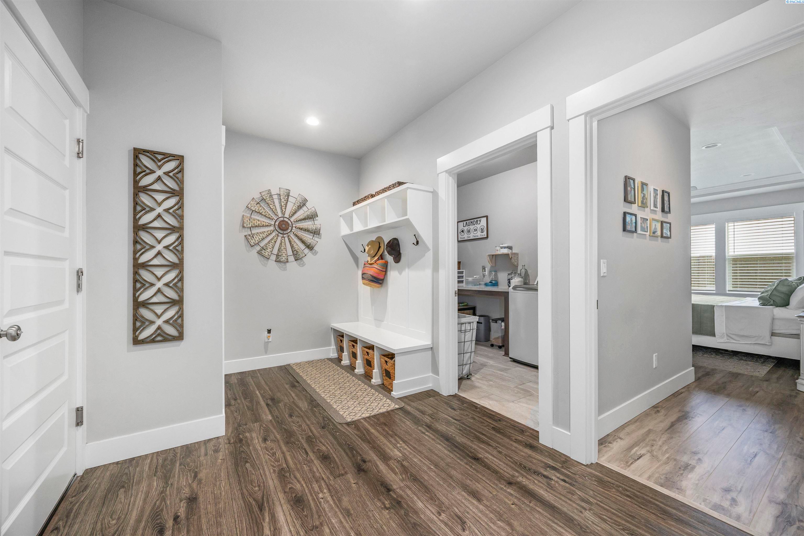 Kennewick, Washington, 99338, United States, 4 Bedrooms Bedrooms, ,3 BathroomsBathrooms,Residential,For Sale,1977201