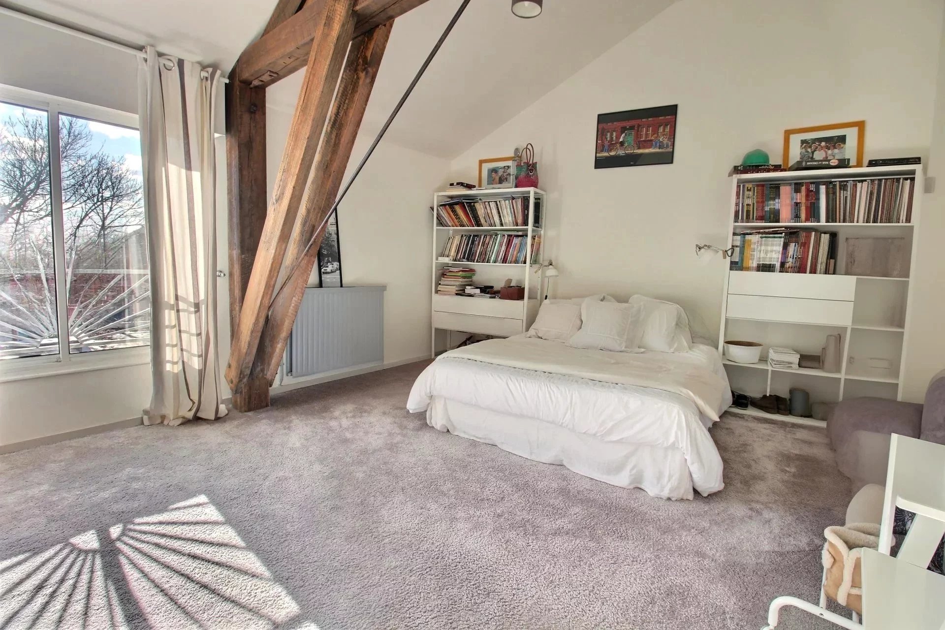 Bordeaux, New Aquitaine, 33000, FR, 5 Bedrooms Bedrooms, ,2 BathroomsBathrooms,Residential,For Sale,1668879