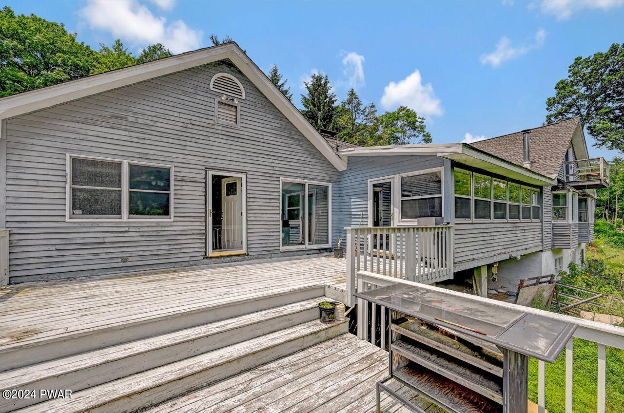 Hawley, Pennsylvania, 18428, United States, 5 Bedrooms Bedrooms, ,4 BathroomsBathrooms,Residential,For Sale,1979290