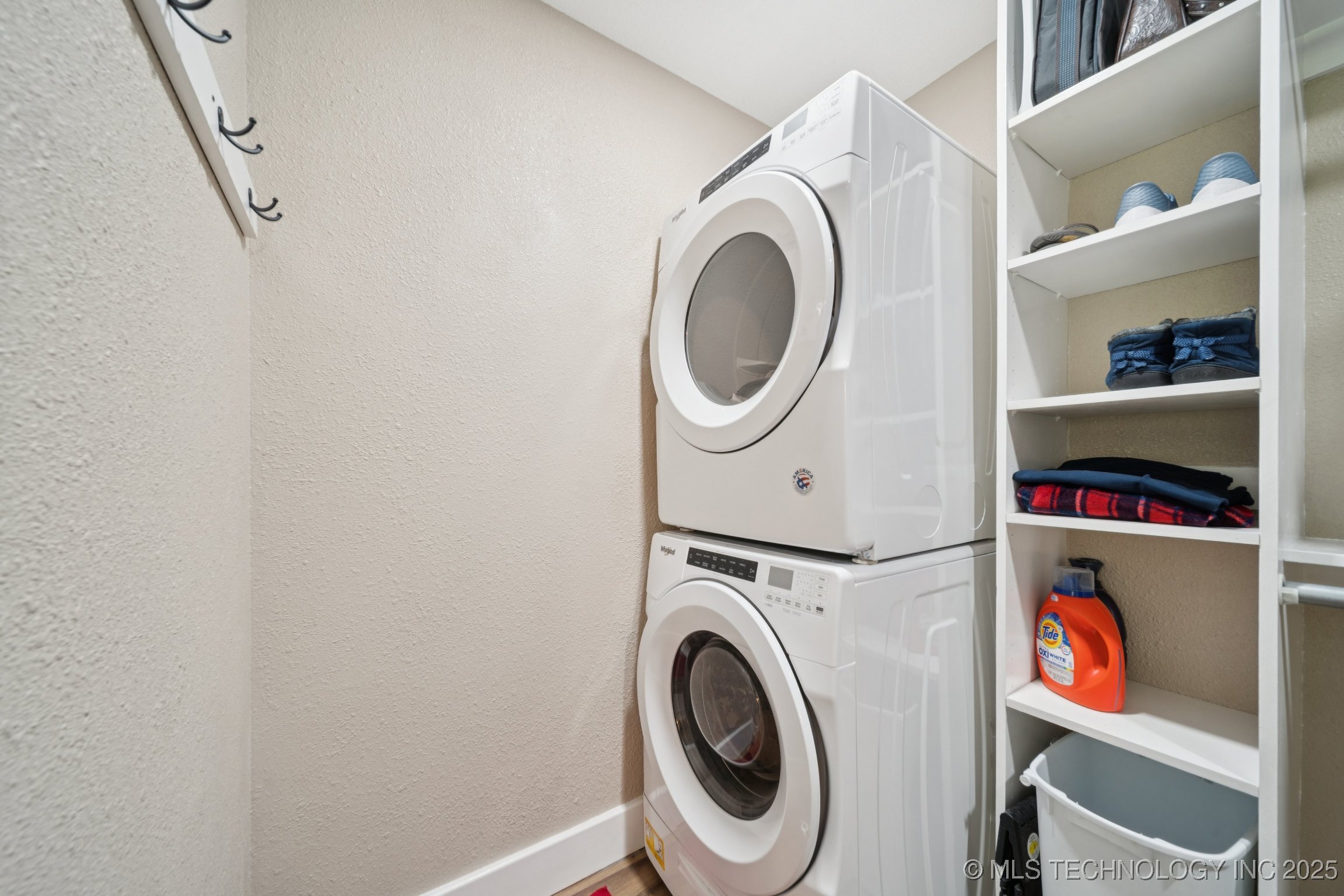 Henryetta, Oklahoma, 74437, United States, 4 Bedrooms Bedrooms, ,4 BathroomsBathrooms,Residential,For Sale,1939303