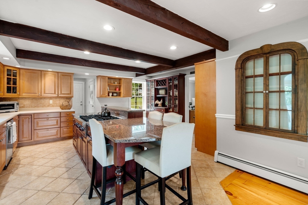 Paxton, Massachusetts, 01612, United States, 4 Bedrooms Bedrooms, ,4 BathroomsBathrooms,Residential,For Sale,1940308