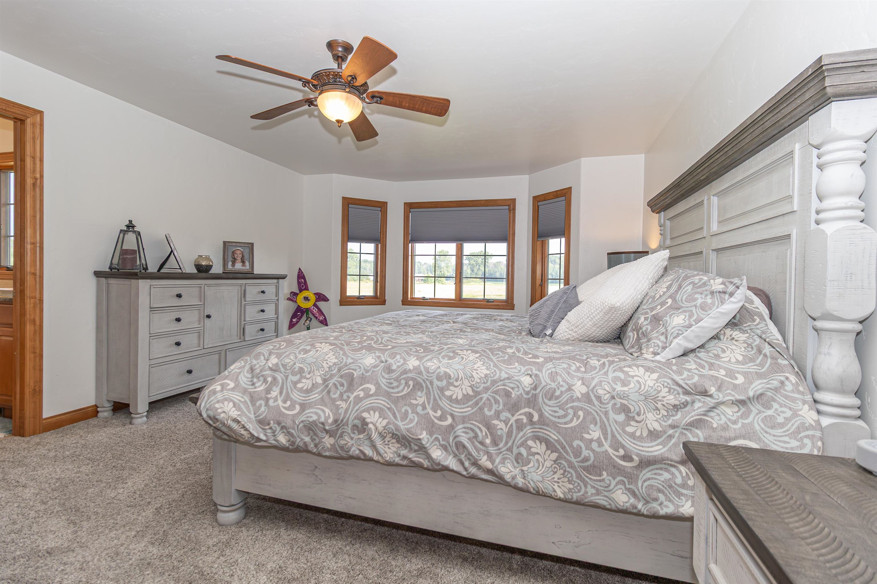 SEYMOUR, Wisconsin, 54115, United States, 4 Bedrooms Bedrooms, ,4 BathroomsBathrooms,Residential,For Sale,1926224