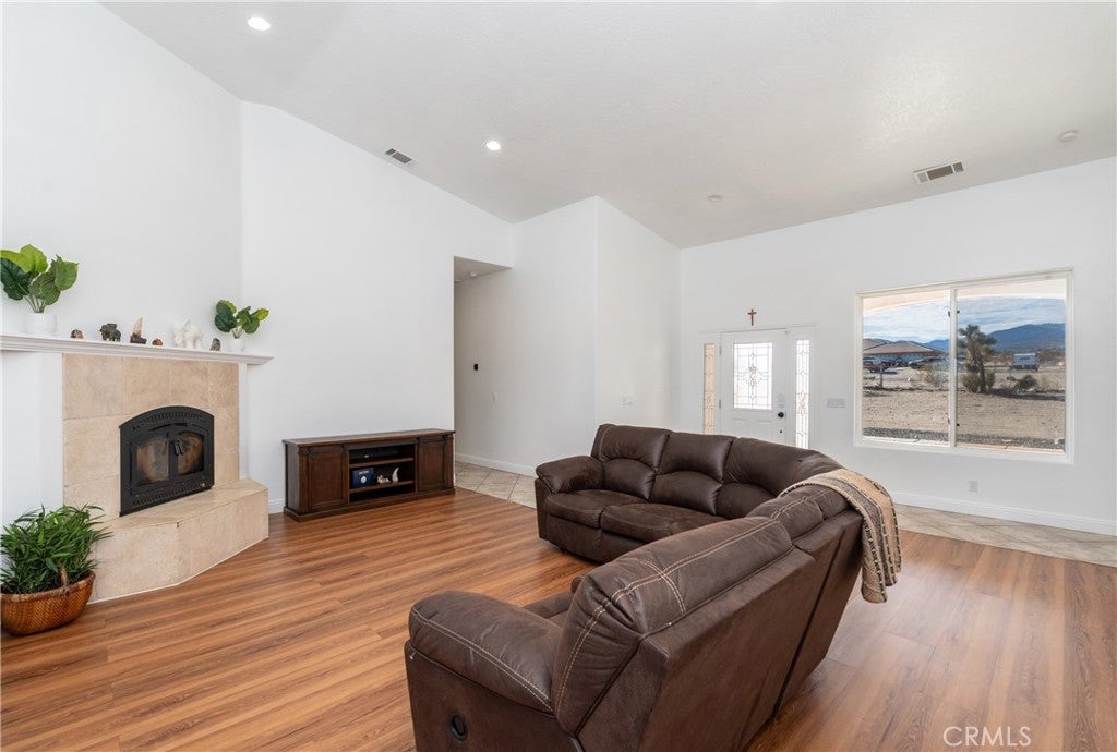 Pinon Hills, California, 92372, United States, 4 Bedrooms Bedrooms, ,3 BathroomsBathrooms,Residential,For Sale,1975870