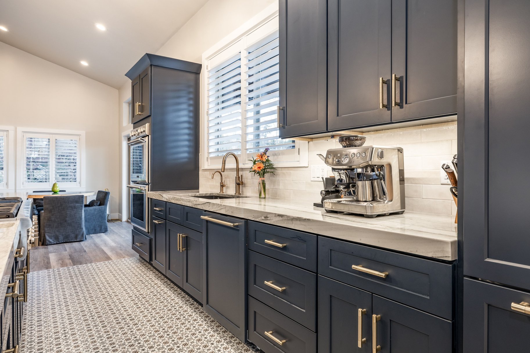  Light Filled Open Floor Plan with Great Outdoor Space - 物件實景