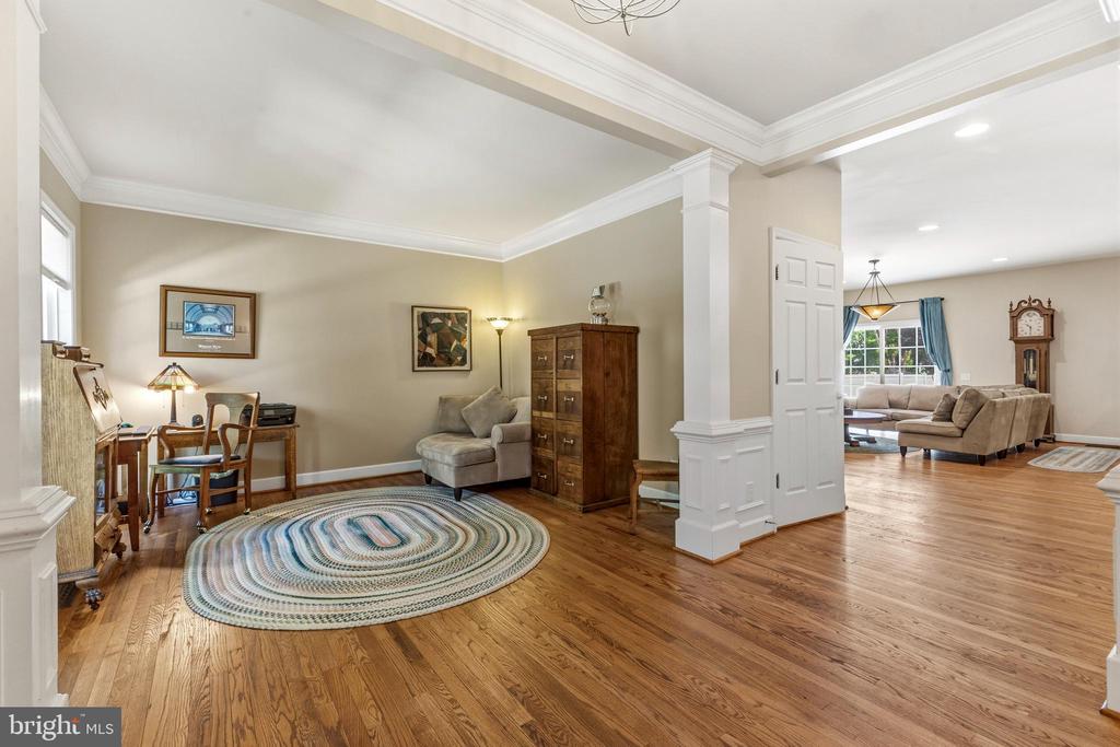 Leesburg, Virginia, 20175, United States, 3 Bedrooms Bedrooms, ,4 BathroomsBathrooms,Residential,For Sale,2049471
