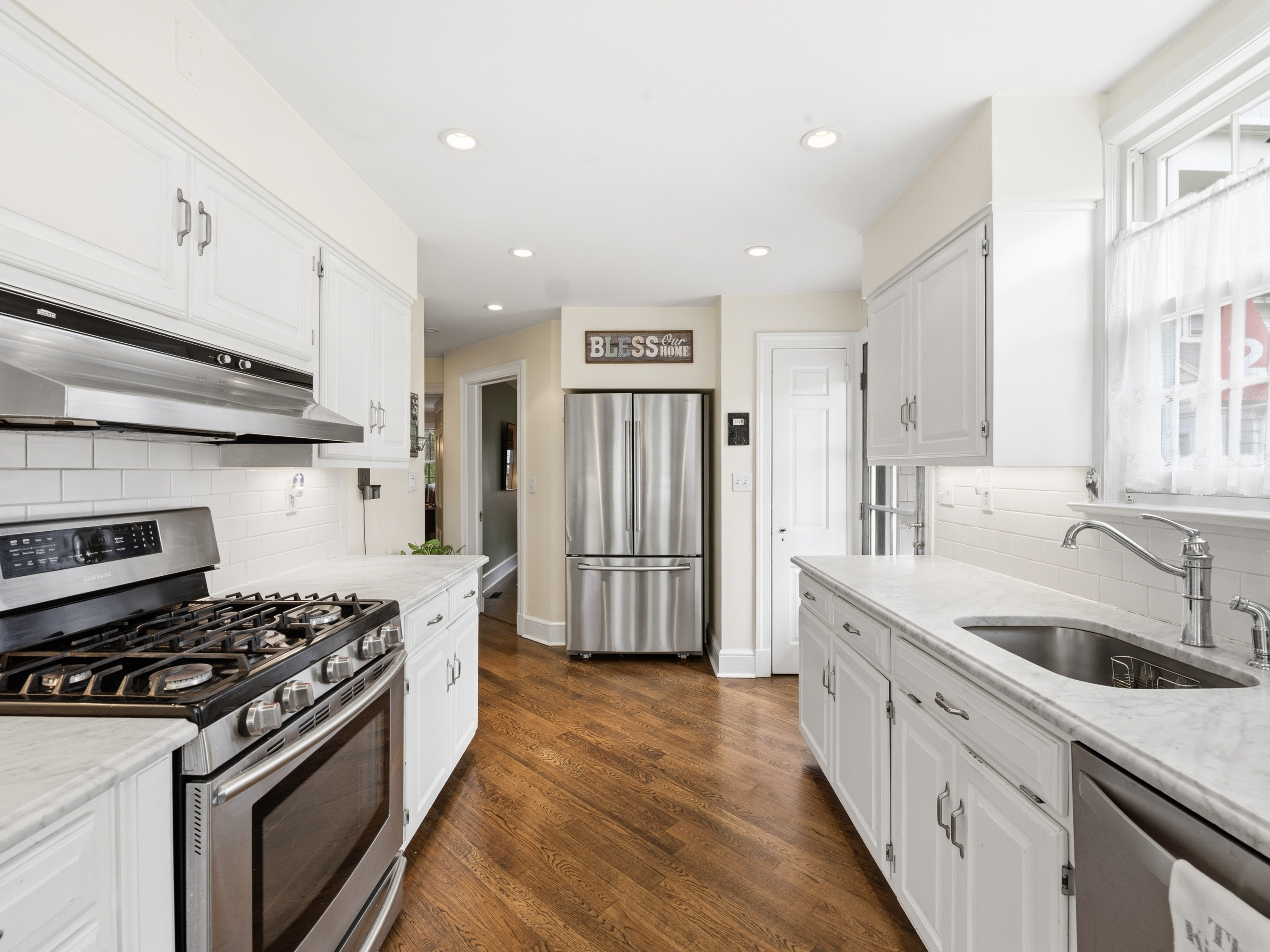  2 Longview Road, Port Washington, NY, 11050 - 物件實景