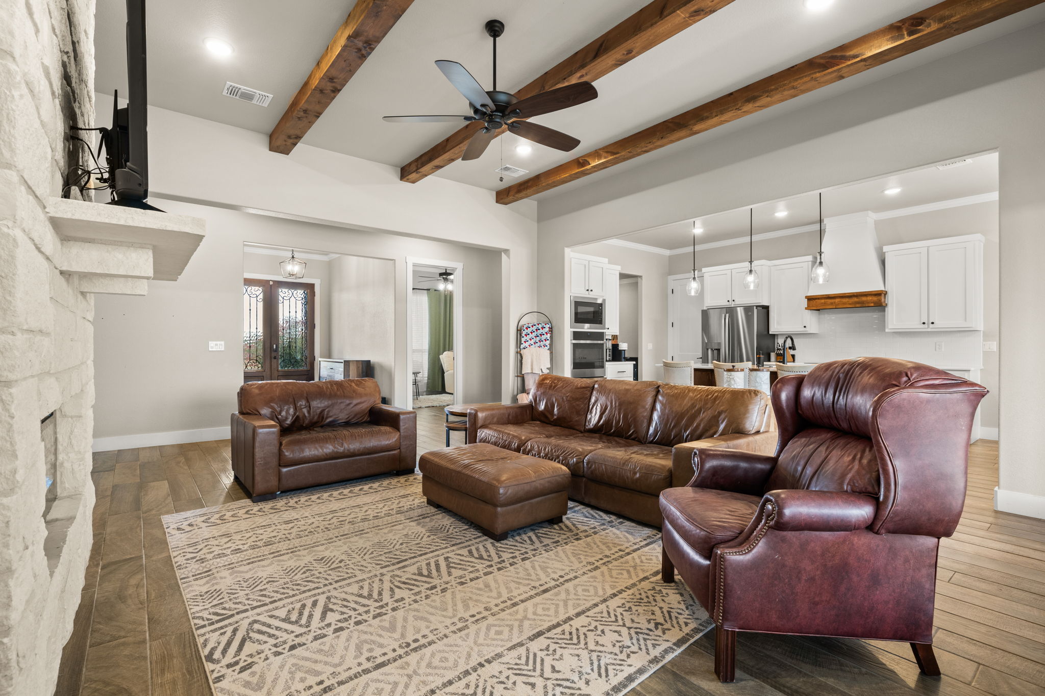  South Temple Home  Modern Comfort, Energy Efficent, All On .76/Acres - 物件實景