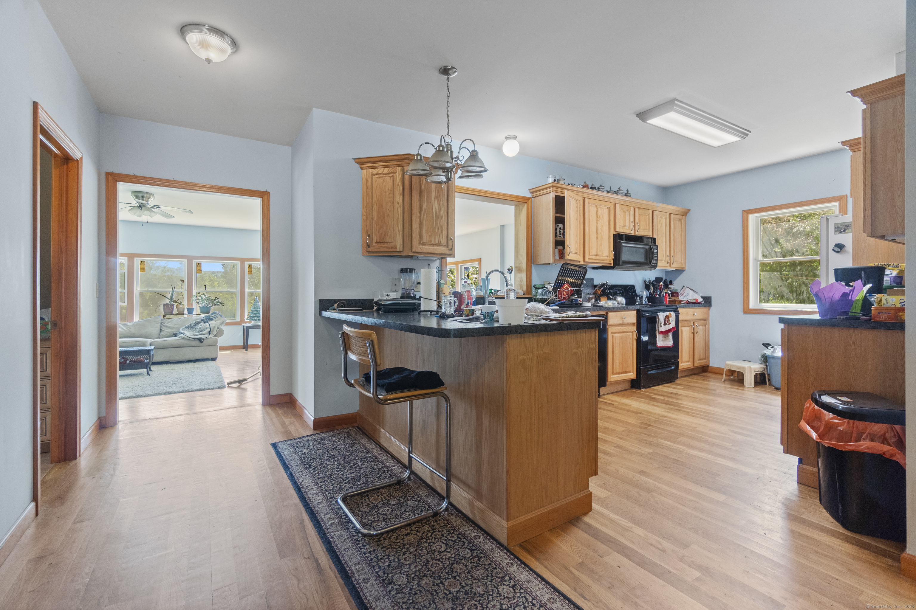 Woodbury, Connecticut, 06798, United States, 6 Bedrooms Bedrooms, ,3 BathroomsBathrooms,Residential,For Sale,1940915