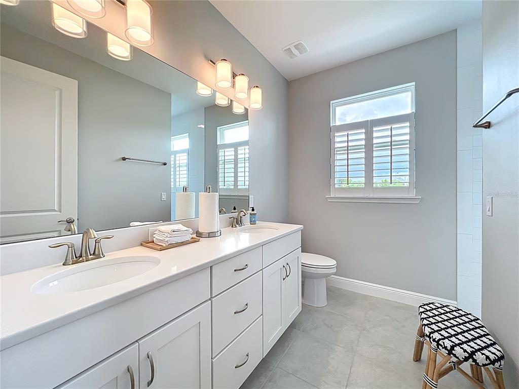 Groveland, Florida, 34736, United States, 5 Bedrooms Bedrooms, ,7 BathroomsBathrooms,Residential,For Sale,1906633