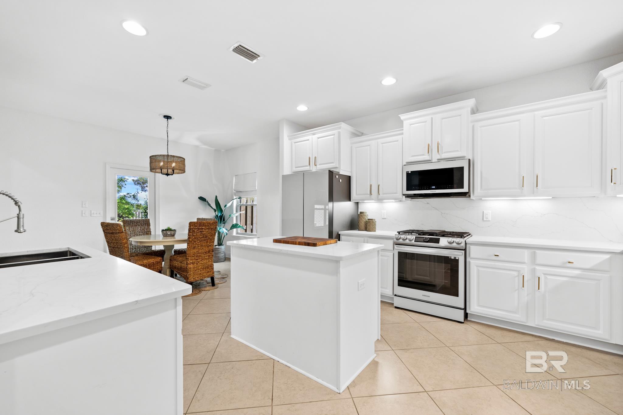 Fairhope, Alabama, 36532, United States, 4 Bedrooms Bedrooms, ,3 BathroomsBathrooms,Residential,For Sale,1850284