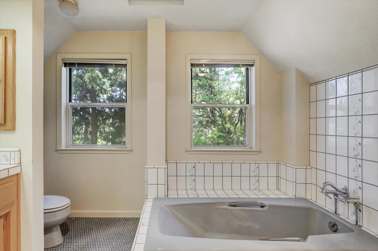 Nevada City, California, 95959, United States, 4 Bedrooms Bedrooms, ,3 BathroomsBathrooms,Residential,For Sale,1942290