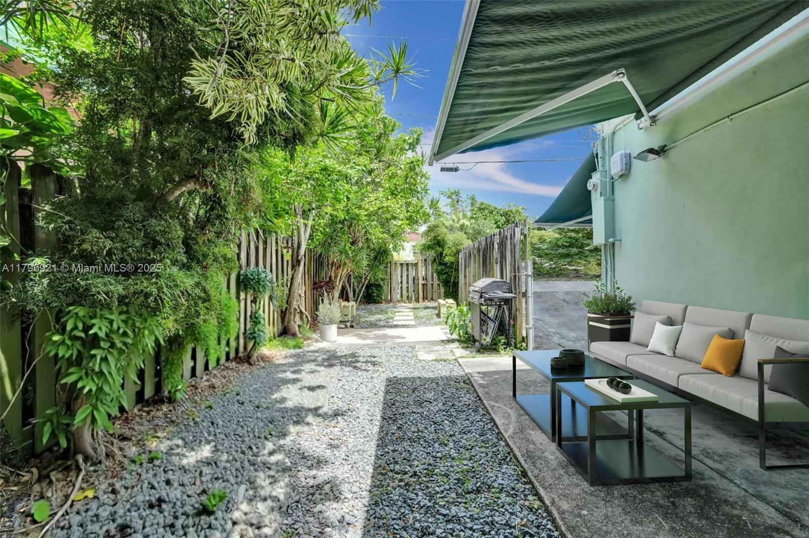 Hollywood, Florida, 33020, United States, 3 Bedrooms Bedrooms, ,3 BathroomsBathrooms,Residential,For Sale,1805248
