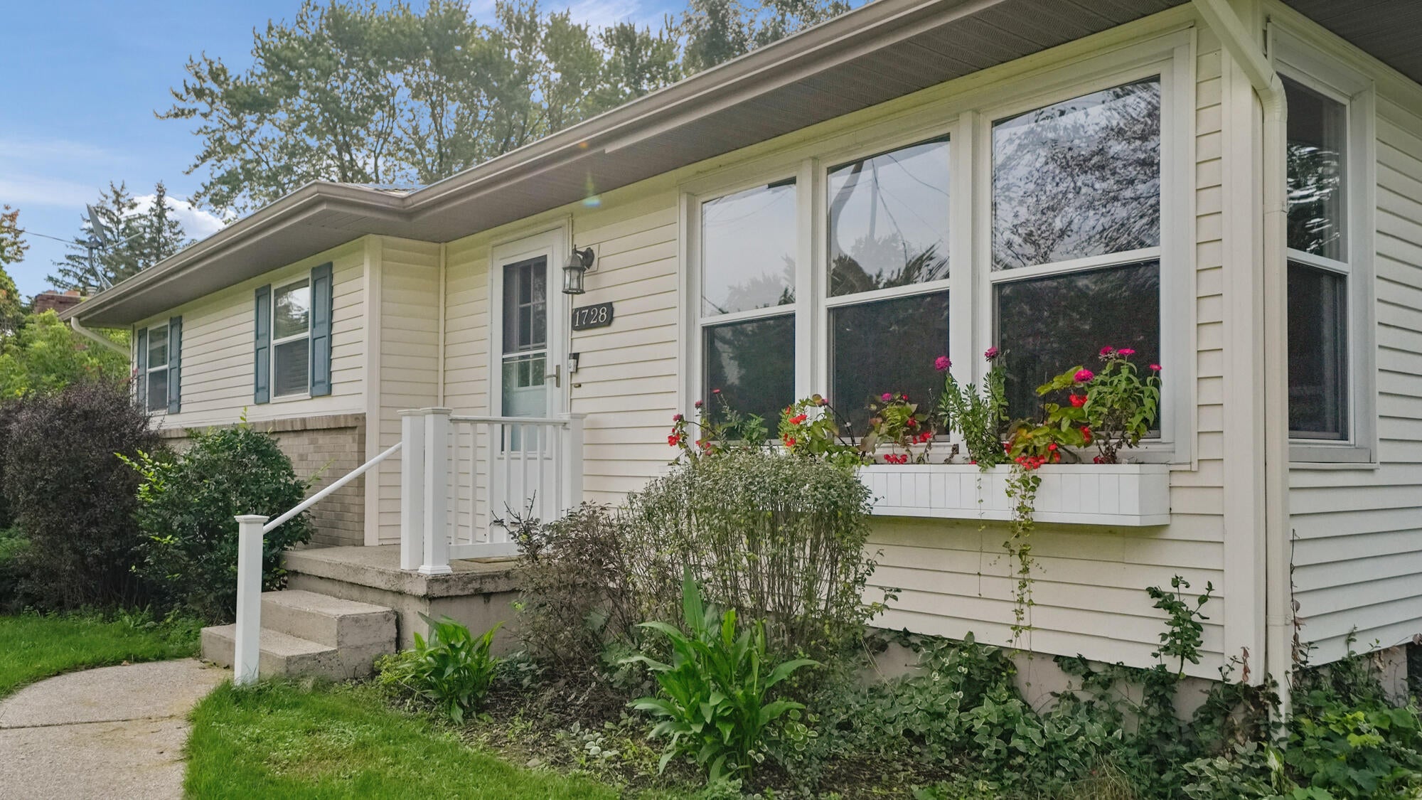 Langley St, Grand Rapids, MI 49508 #1
