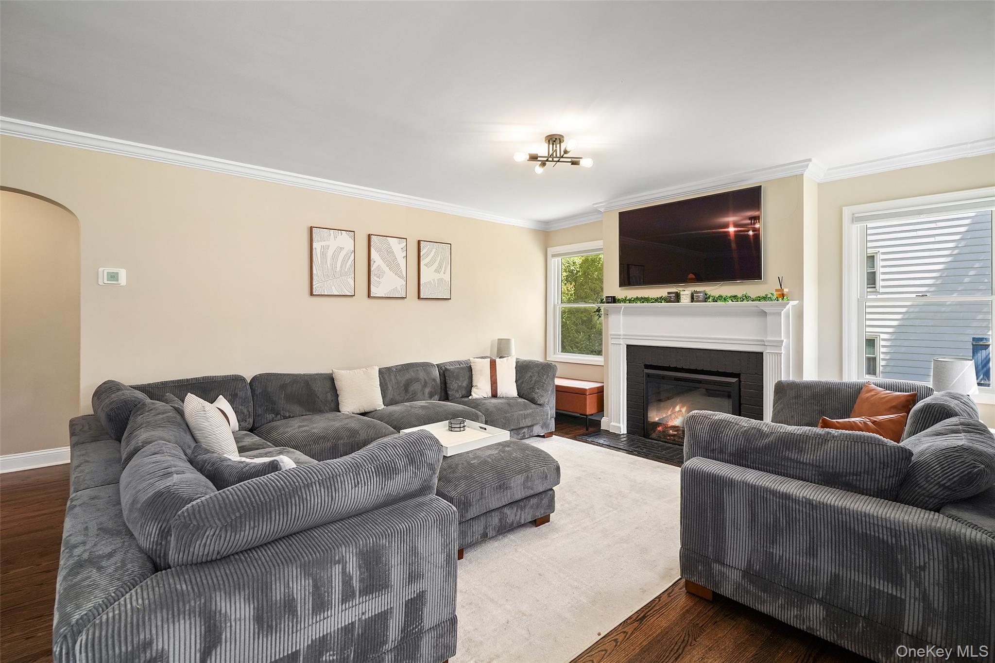 White Plains, New York, 10603, United States, 3 Bedrooms Bedrooms, ,3 BathroomsBathrooms,Residential,For Sale,1933056