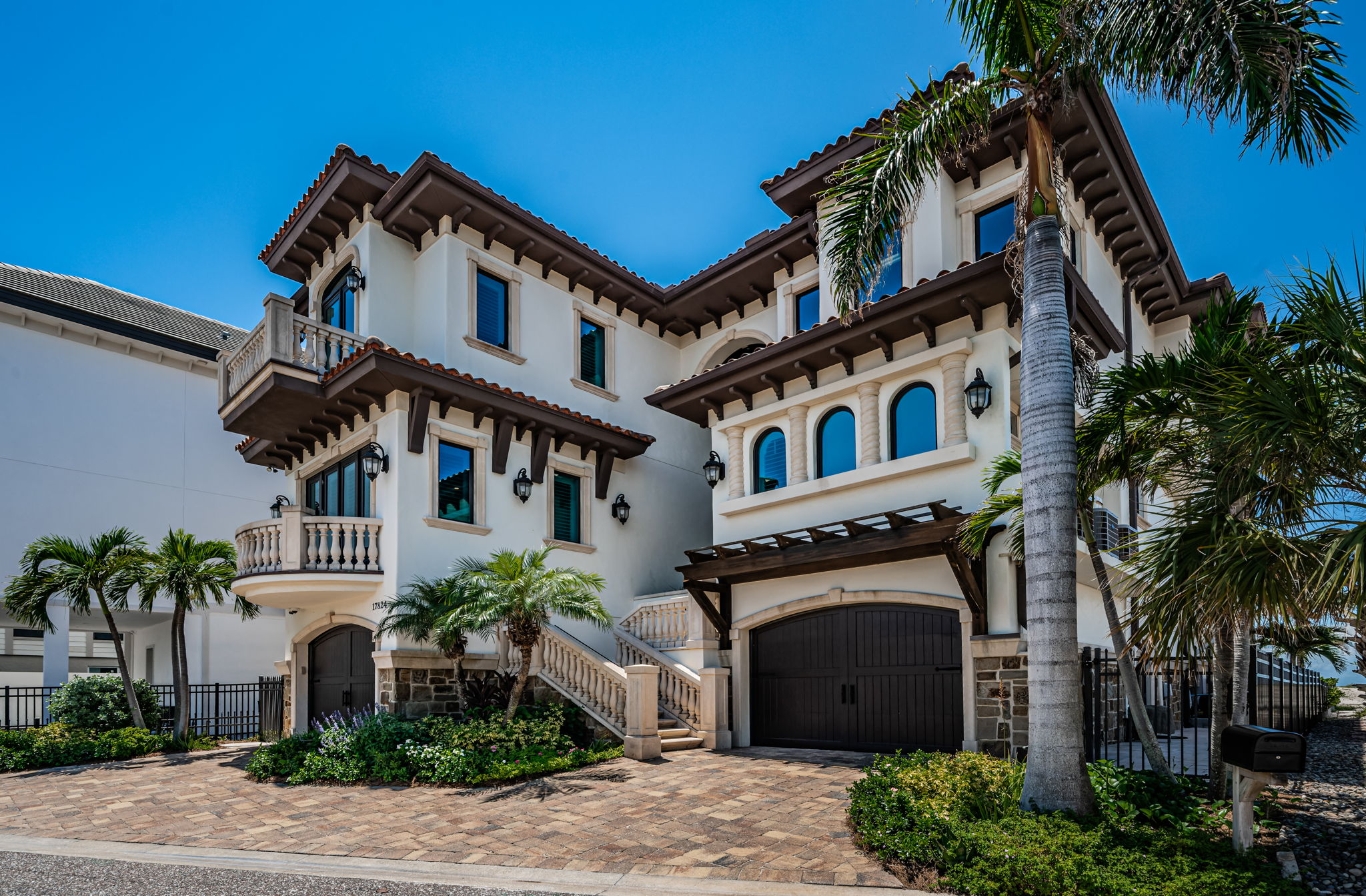 Redington Shores, Florida, 33708, United States, 5 Bedrooms Bedrooms, ,6 BathroomsBathrooms,Residential,For Sale,1921894