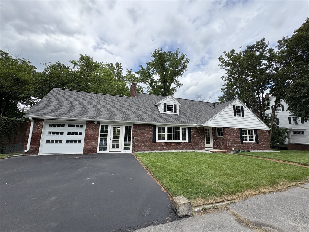 Lowell, Massachusetts, 01852, United States, 4 Bedrooms Bedrooms, ,3 BathroomsBathrooms,Residential,For Sale,1885634