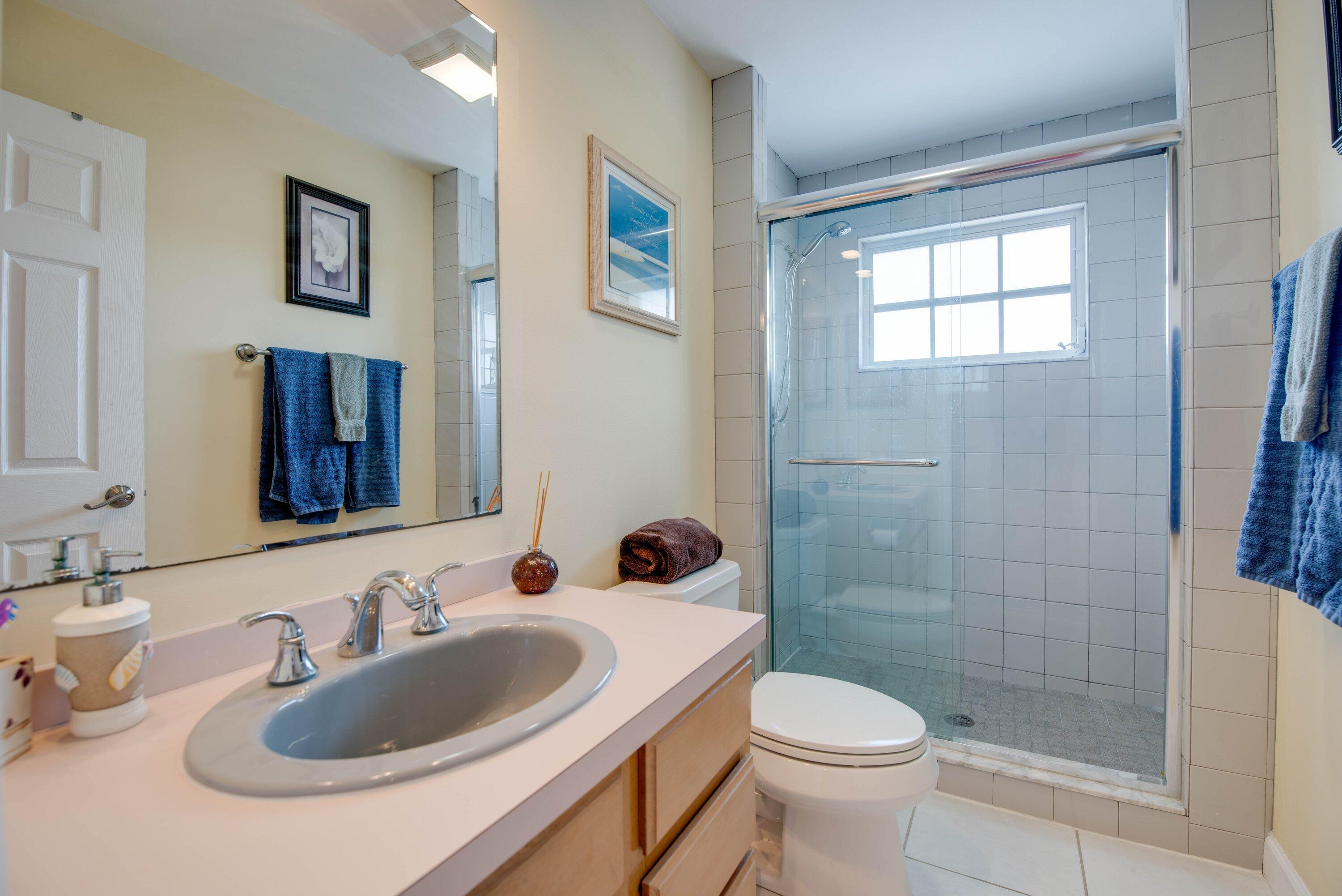MARATHON, Florida, 33050, United States, 2 Bedrooms Bedrooms, ,2 BathroomsBathrooms,Residential,For Sale,1885329