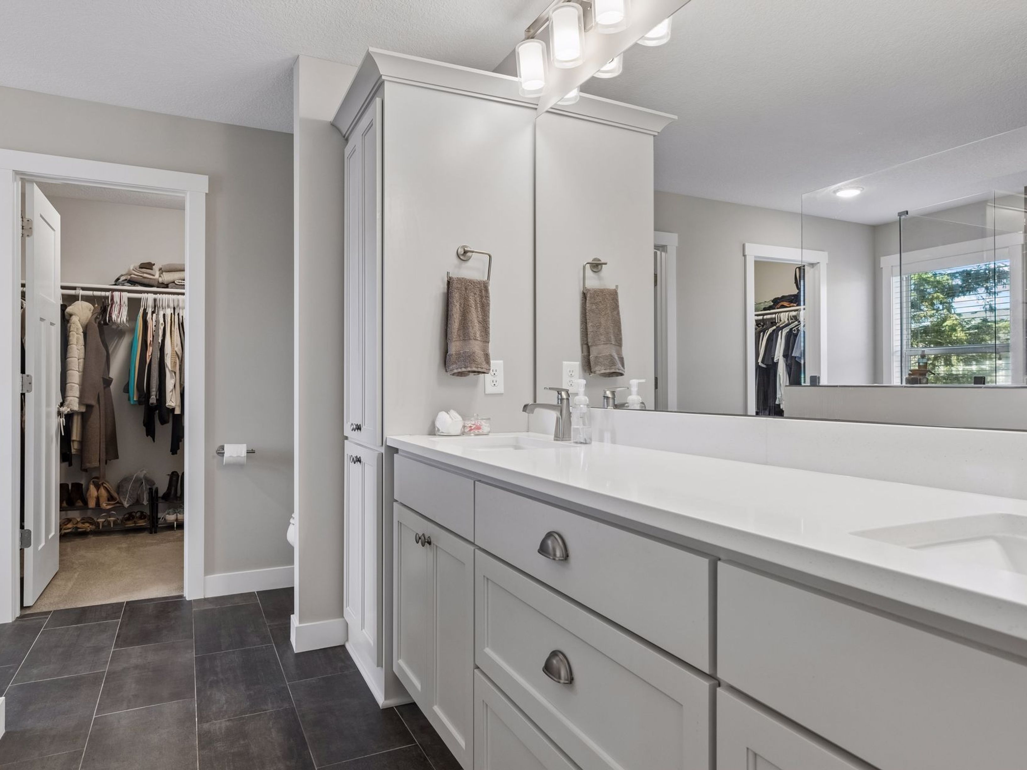  Luxury Living in Desirable Brown’s Creek Cove - 物件實景