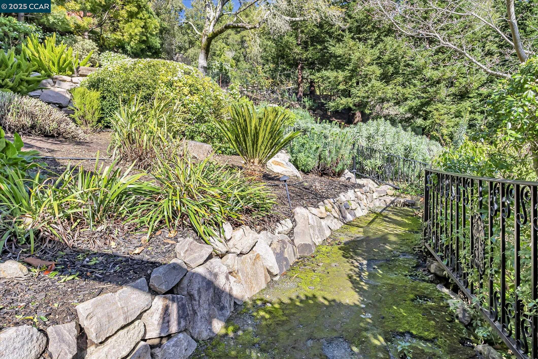 Orinda, California, 94563, United States, 4 Bedrooms Bedrooms, ,3 BathroomsBathrooms,Residential,For Sale,1942237