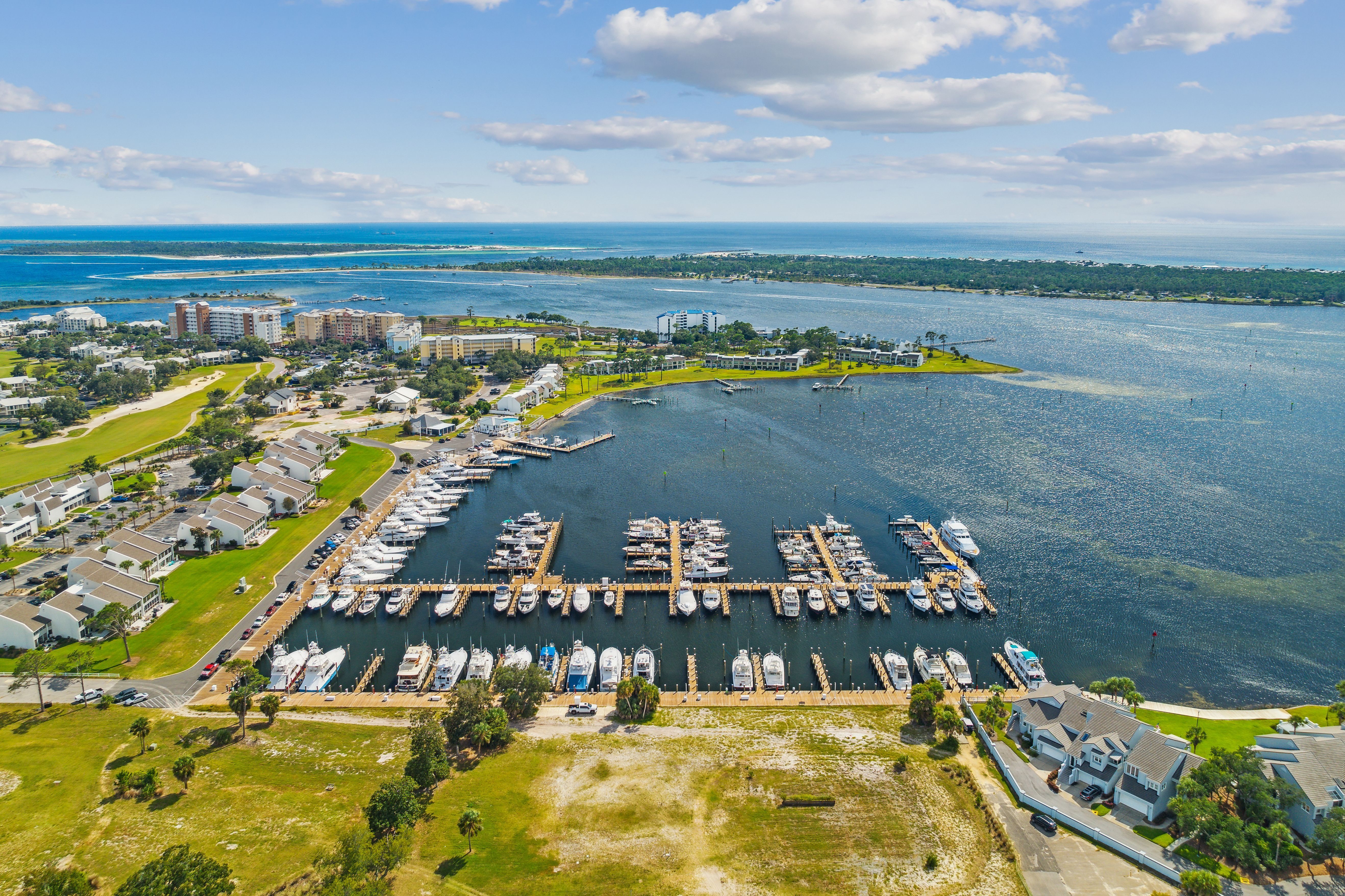  Thoughtfully-Designed Waterfront Retreat With Gulf And Bay Access - 物件實景