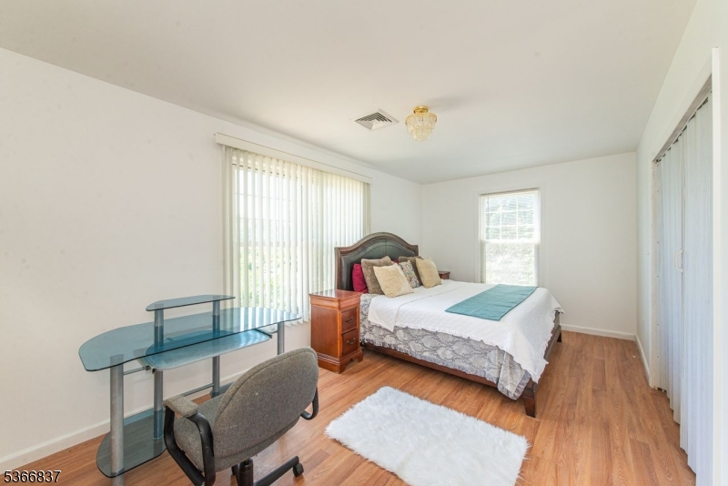 Pompton Lakes Boro, New Jersey, 07442, United States, 3 Bedrooms Bedrooms, ,3 BathroomsBathrooms,Residential,For Sale,1875678