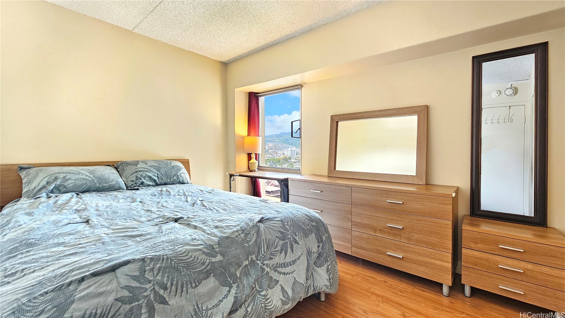 Honolulu, Hawaii, 96815, United States, 2 Bedrooms Bedrooms, ,2 BathroomsBathrooms,Residential,For Sale,1796212