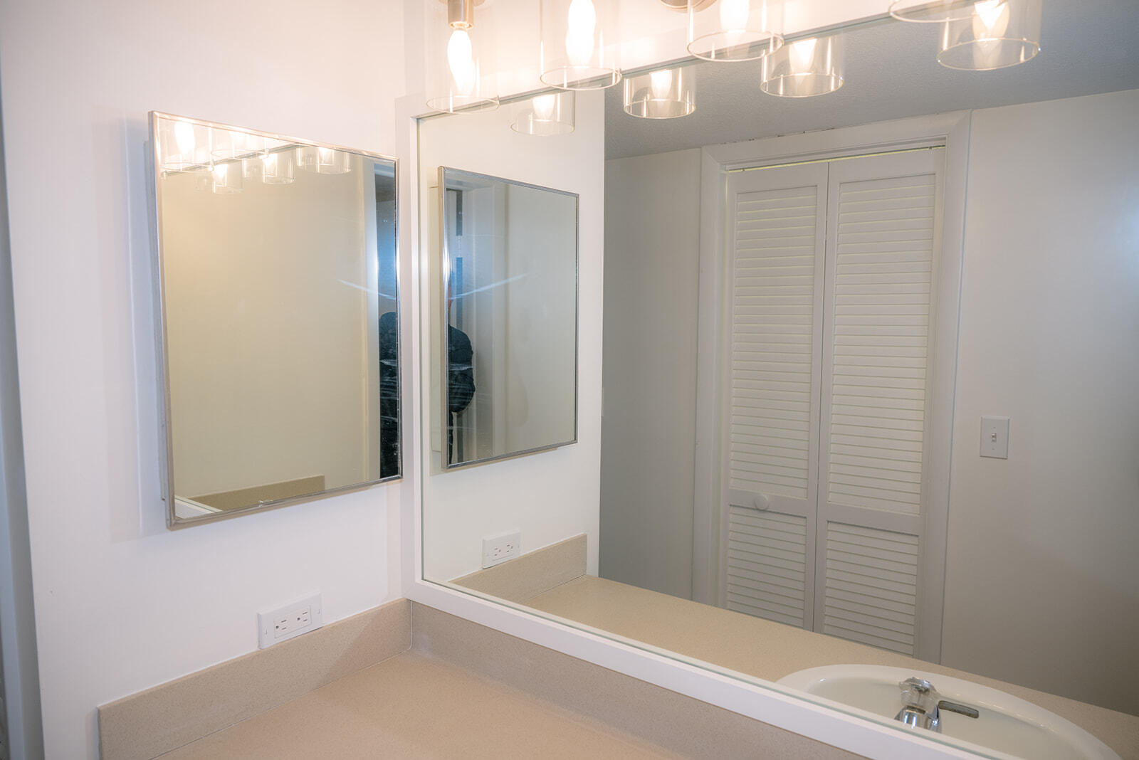KEY LARGO, Florida, 33037, United States, 3 Bedrooms Bedrooms, ,2 BathroomsBathrooms,Residential,For Sale,1913329