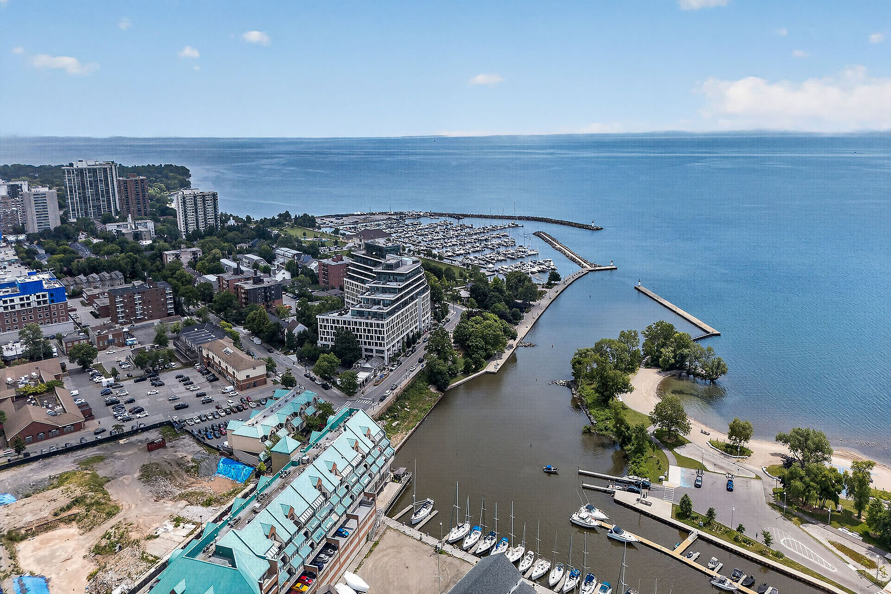  Desirable Waterfront Condo - 物件實景