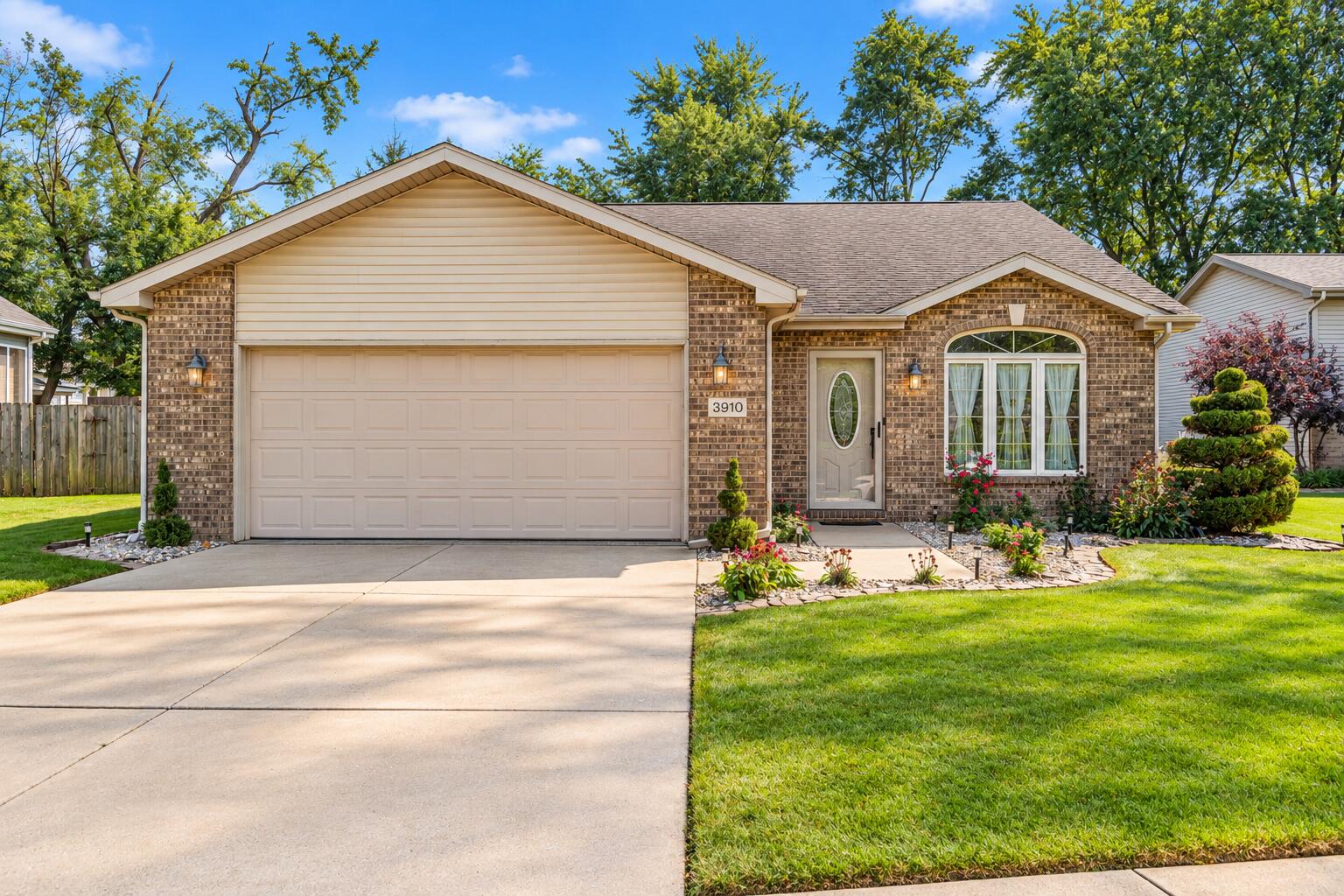 Bayberry Ln, Highland, IN 46322