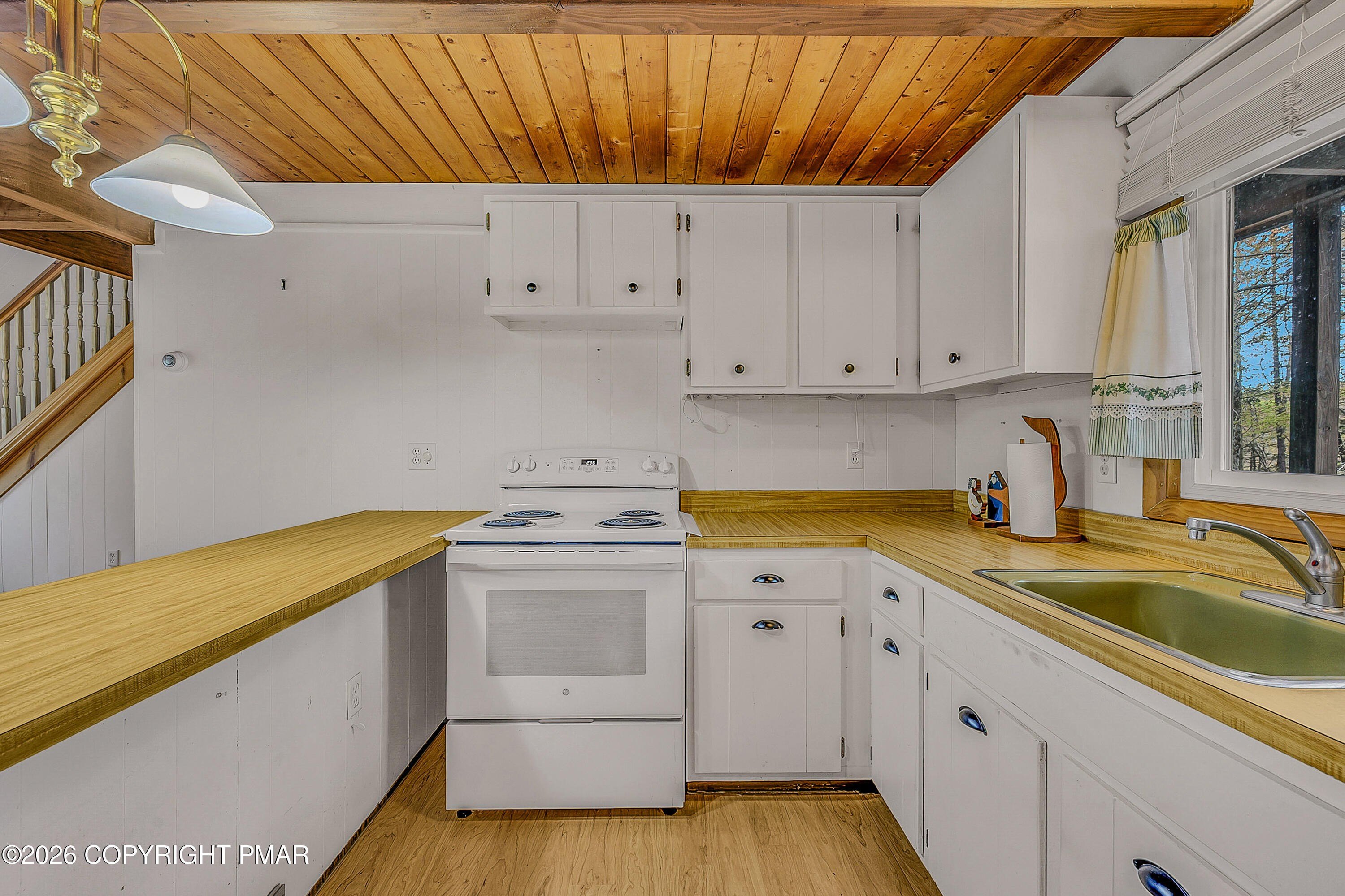 Pocono Lake, Pennsylvania, 18347, United States, 2 Bedrooms Bedrooms, ,1 BathroomBathrooms,Residential,For Sale,2048787