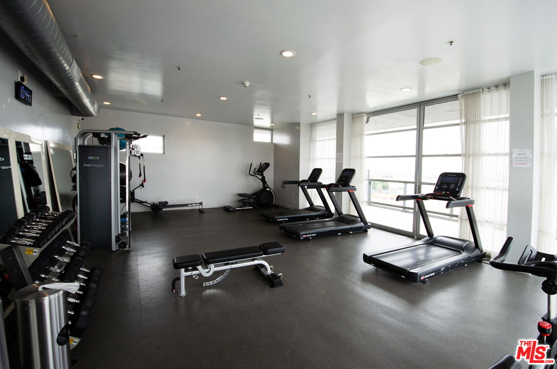 Los Angeles, California, 90013, United States, 1 Bedroom Bedrooms, ,1 BathroomBathrooms,Residential,For Sale,1906758