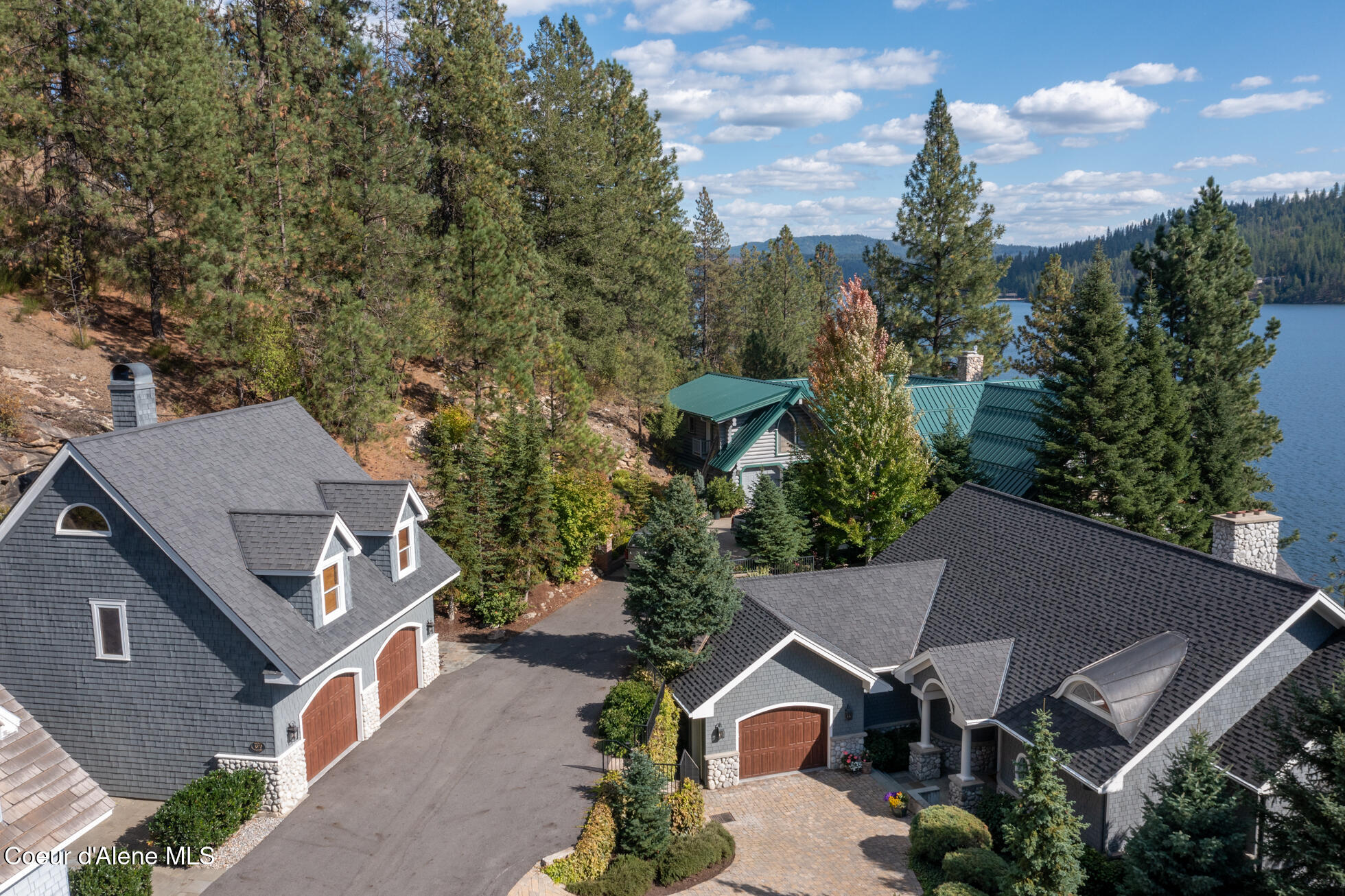 Coeur d'Alene, Idaho, 83814, United States, 4 Bedrooms Bedrooms, ,5 BathroomsBathrooms,Residential,For Sale,1864122