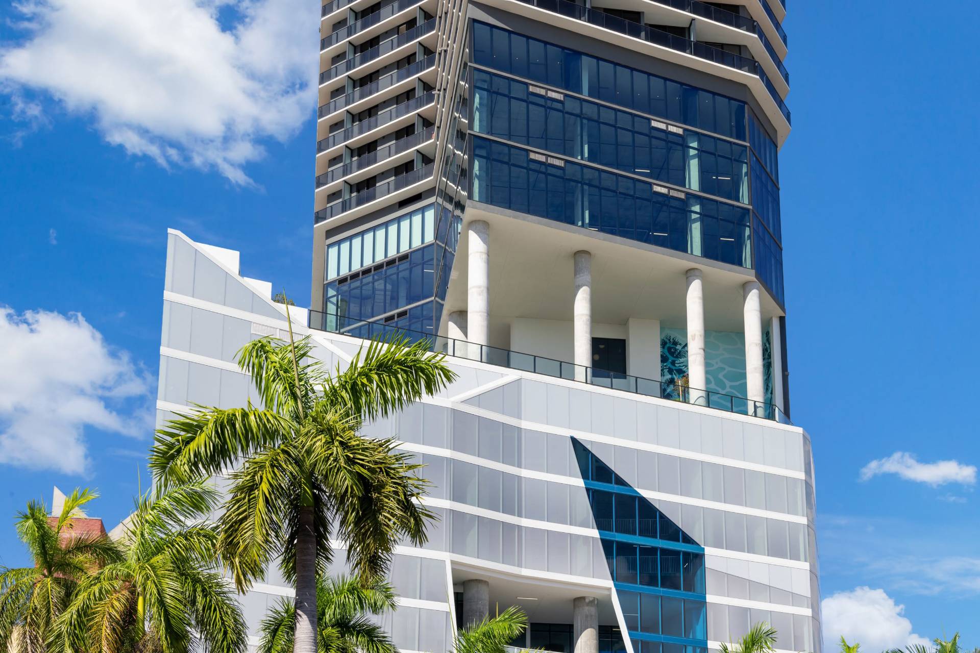  398 NE 5th St, Miami, FL, 33132 - 物件實景