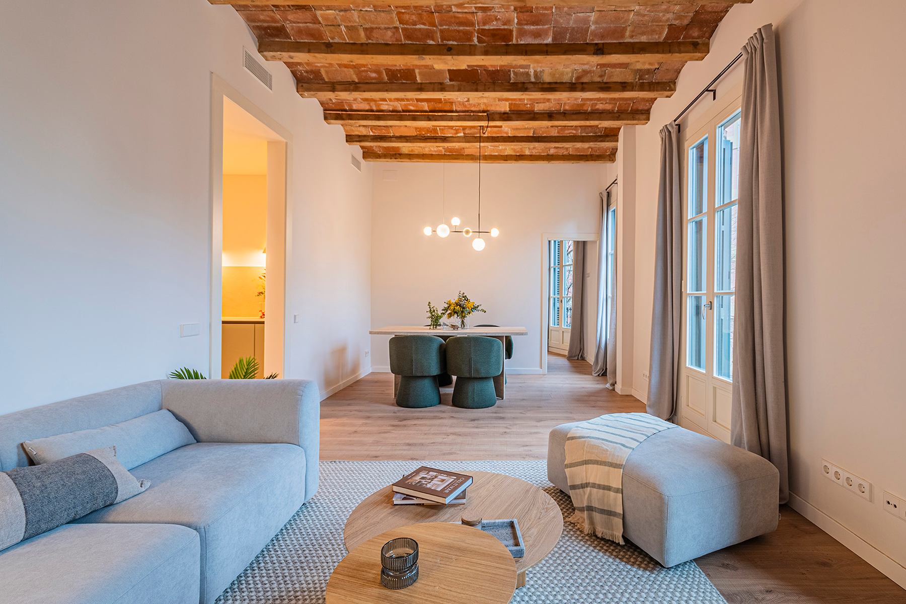  Renovated corner apartment with lots of natural light - 物件實景