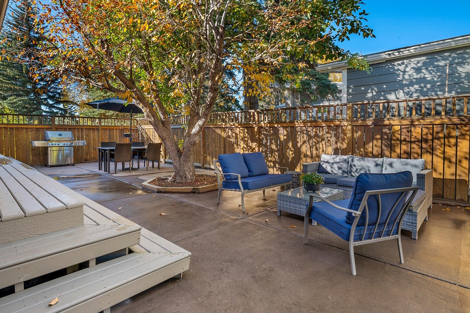  6526 Laurentian Way SW - 物件實景