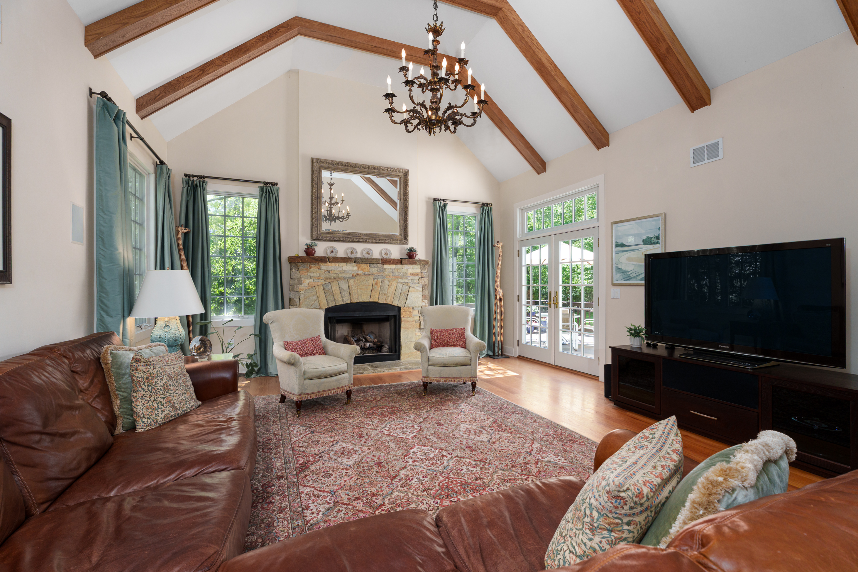  Exceptional Pond View Home with Dual Primary Suites - 物件實景