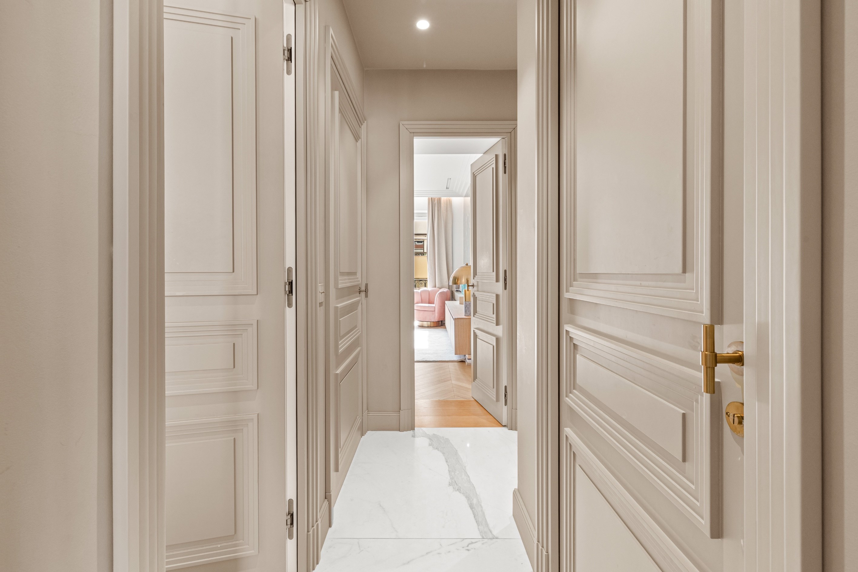  Nice city centre. Prestigious apartment on the top floor full renovated - 物件實景