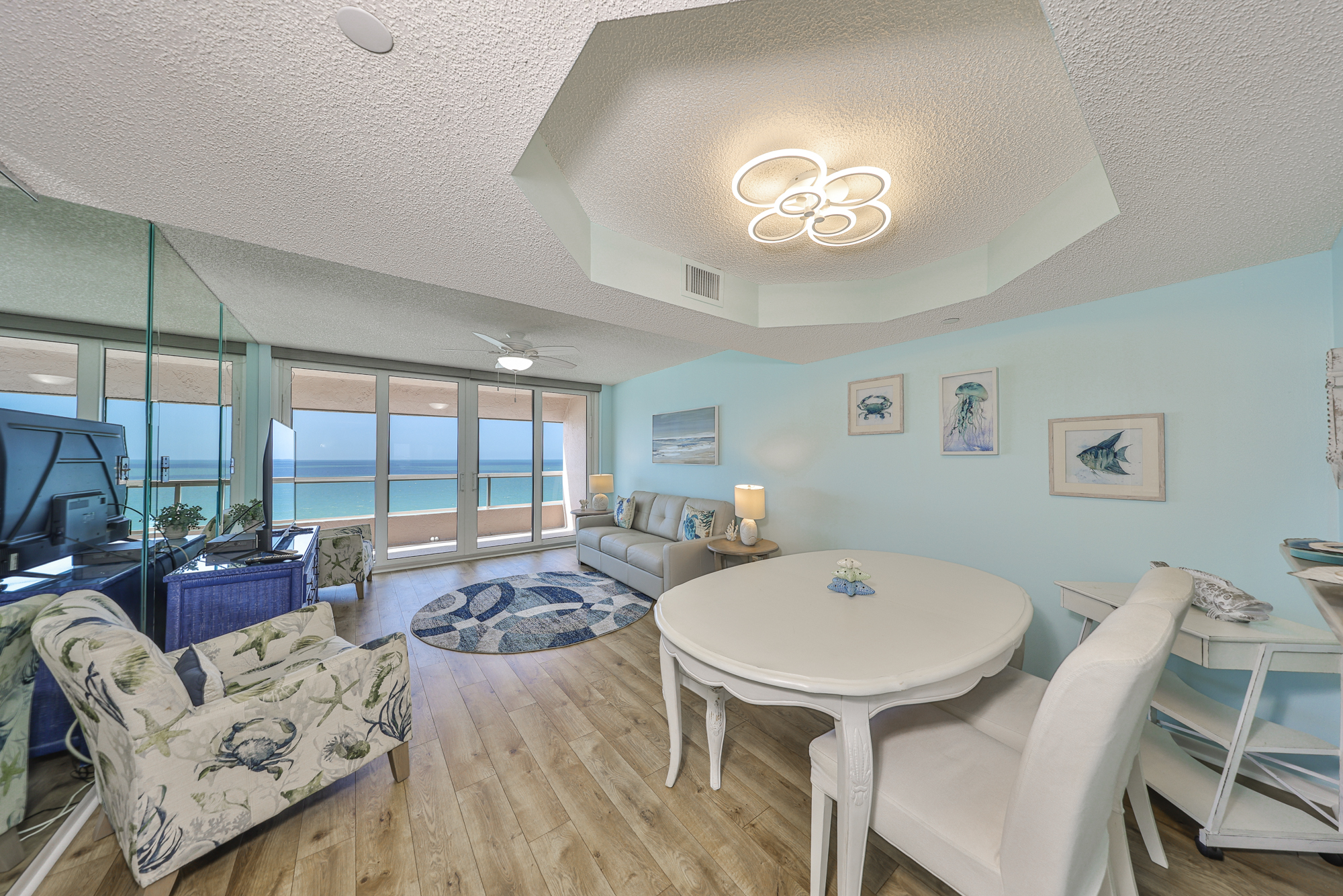 Clearwater Beach, Florida, 33767, United States, 1 Bedroom Bedrooms, ,2 BathroomsBathrooms,Residential,For Sale,1977672