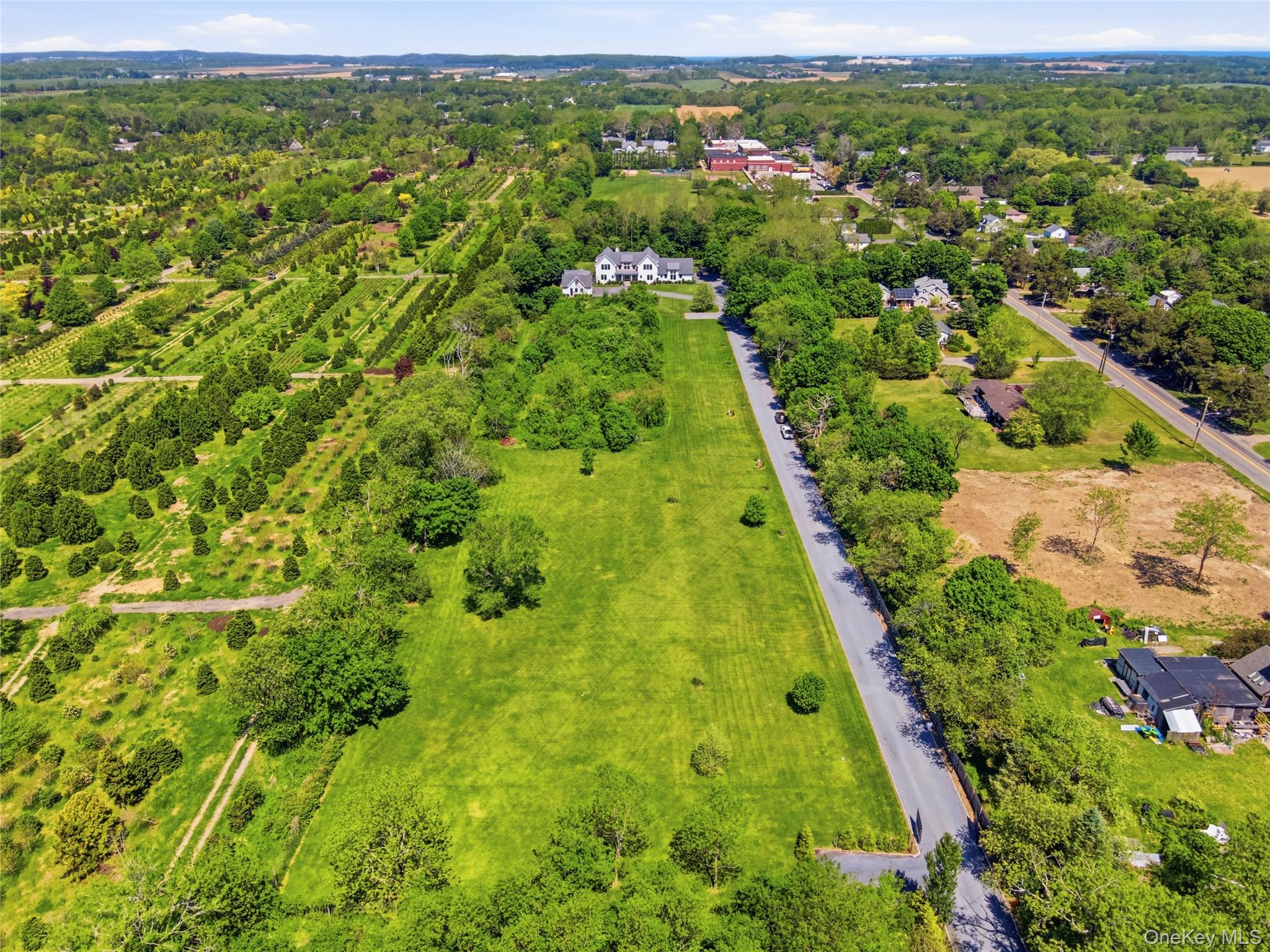  704 Hubbard Avenue, Aquebogue, NY, 11901 - 物件實景