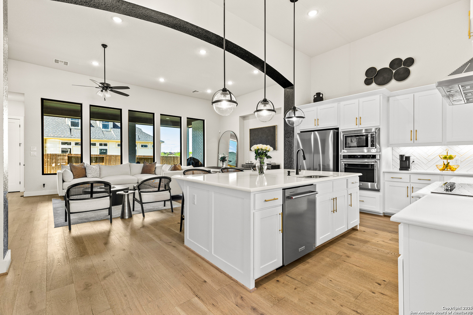 Cibolo, Texas, 78108, United States, 4 Bedrooms Bedrooms, ,4 BathroomsBathrooms,Residential,For Sale,1982073