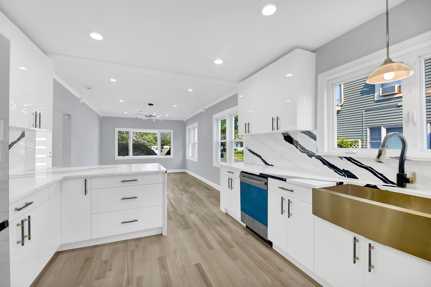 Oceanside, New York, 11572, United States, 5 Bedrooms Bedrooms, ,3 BathroomsBathrooms,Residential,For Sale,1914667