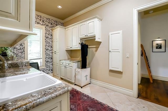 Tahlequah, Oklahoma, 74464, United States, 5 Bedrooms Bedrooms, ,5 BathroomsBathrooms,Residential,For Sale,1810638