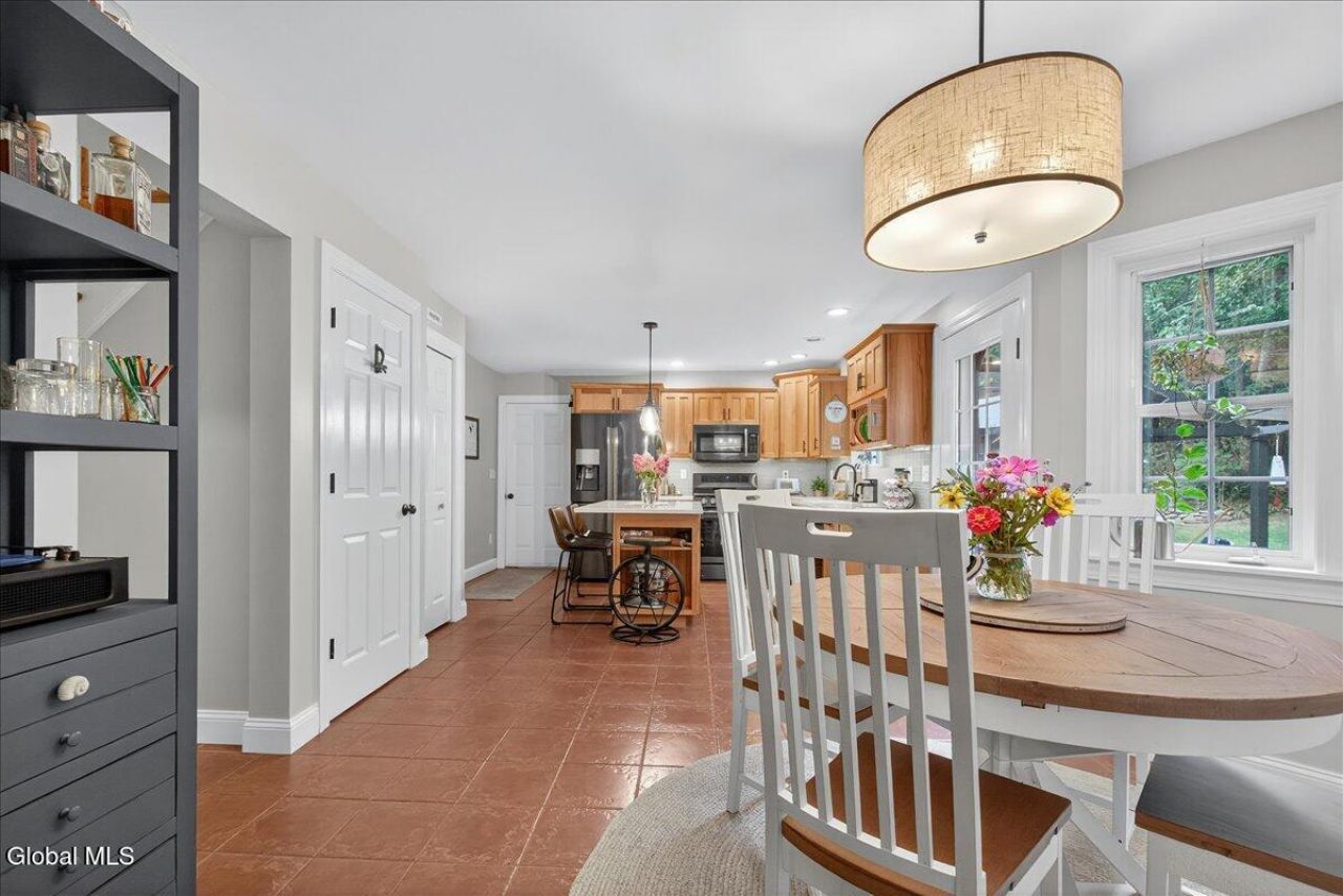 Queensbury, New York, 12804, United States, 3 Bedrooms Bedrooms, ,3 BathroomsBathrooms,Residential,For Sale,1942112