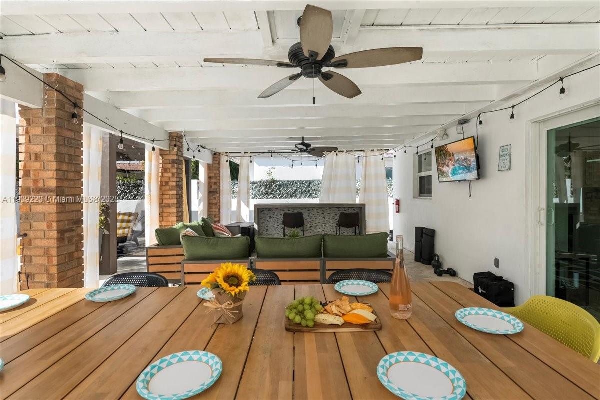 Miami, Florida, 33145, United States, 3 Bedrooms Bedrooms, ,2 BathroomsBathrooms,Residential,For Sale,1987524