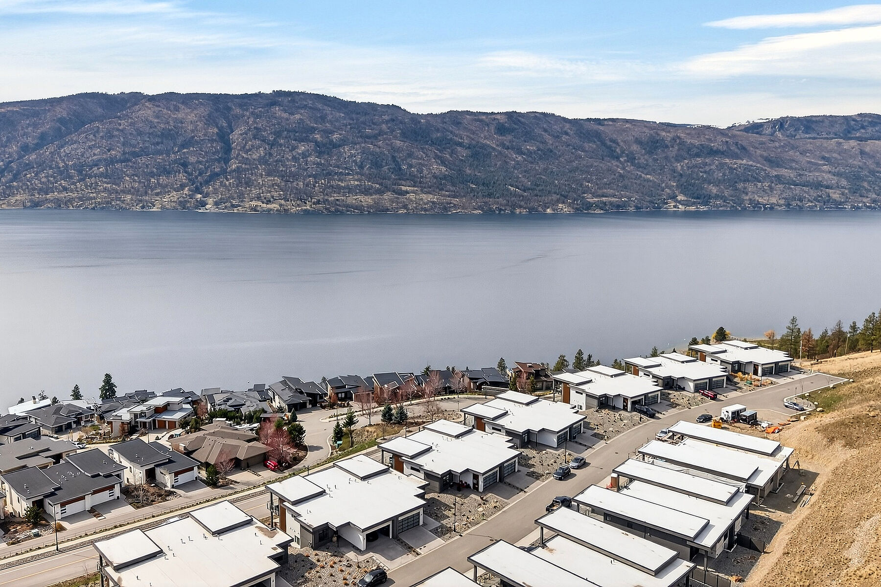  Elevated Lake Country Living - 物件實景