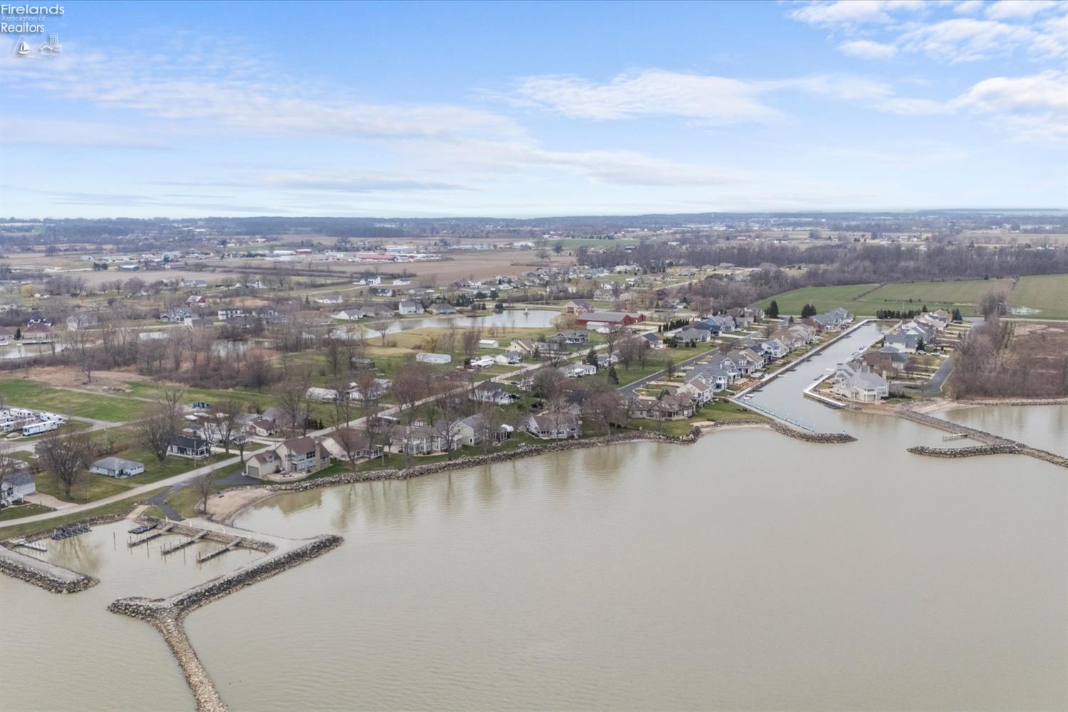 Marblehead, Ohio, 43440, United States, 4 Bedrooms Bedrooms, ,3 BathroomsBathrooms,Residential,For Sale,1921808