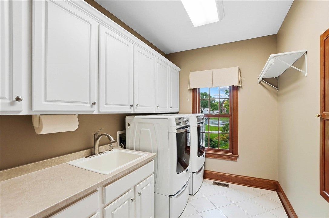 Dayton, Ohio, 45458, United States, 4 Bedrooms Bedrooms, ,5 BathroomsBathrooms,Residential,For Sale,2048387
